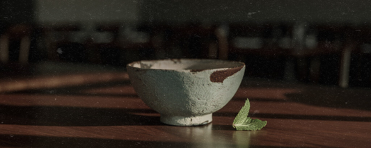 Old mint bowl, dark room, restaurants