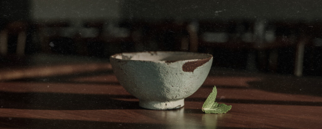 Old mint bowl, dark room, restaurants
